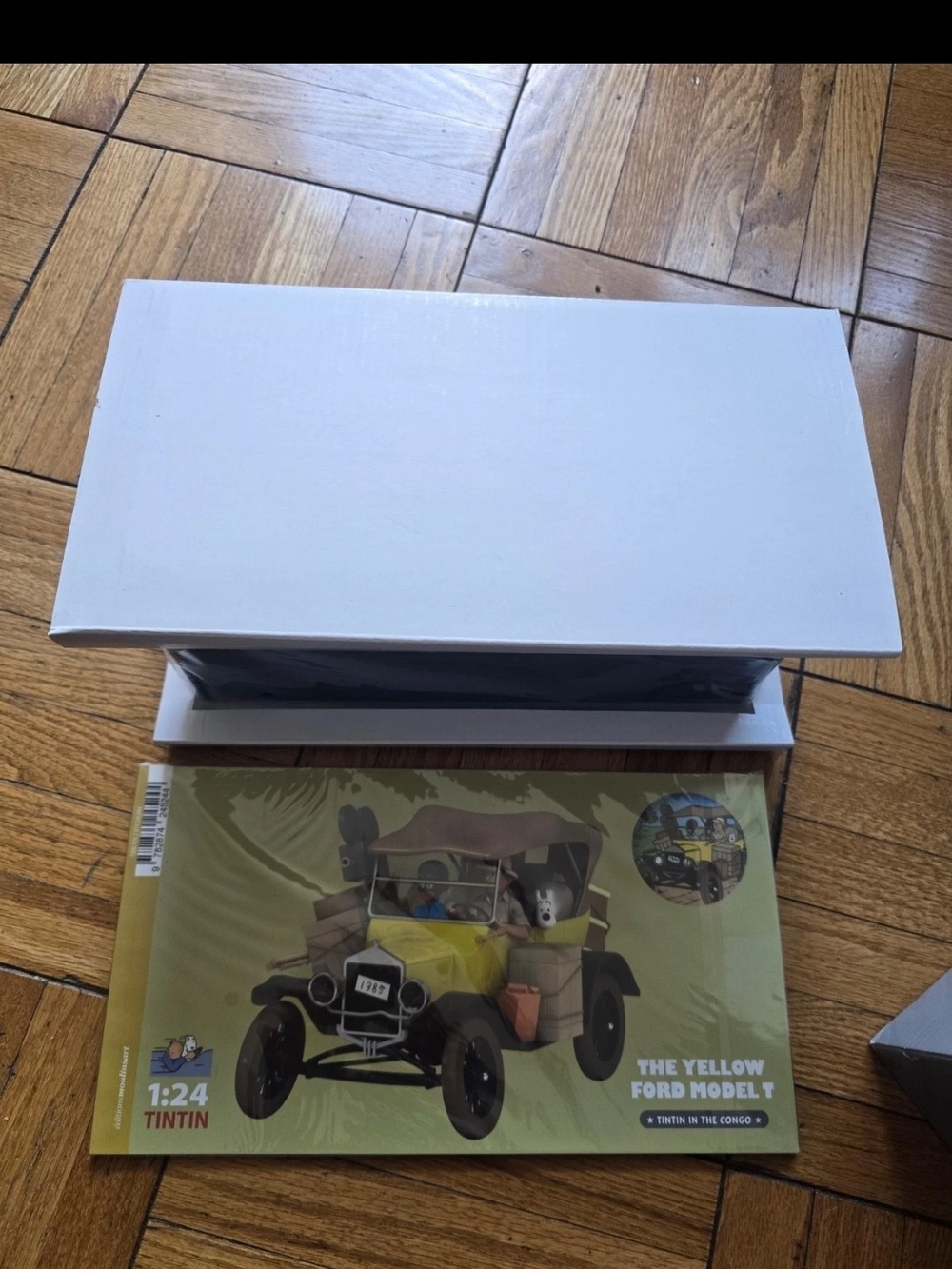Ford T Tintin Car Version yellow 1/24  New in box diecast model